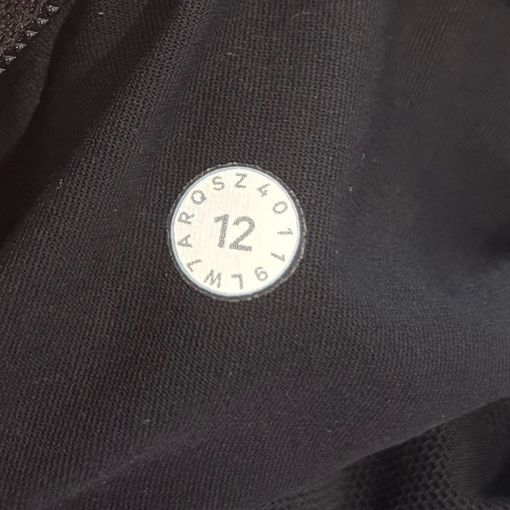 (SOLD) Lululemon Run Times Shorts II 4" Size 12 In Black - Picture 7 of 8